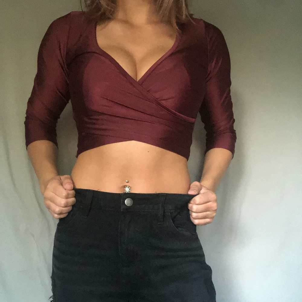Maroon three quarter sleeve crop top